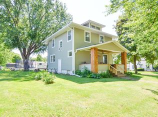 607 S 3rd St, Montezuma, IA 50171