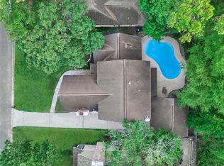 1018 N Rivershire Dr, Conroe, TX 77304