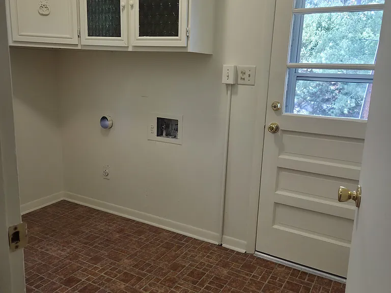 430 E Boston Ave — Photo 18