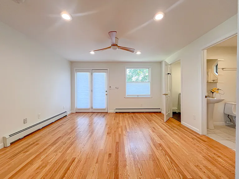 22 Crescent Ave — Photo 36
