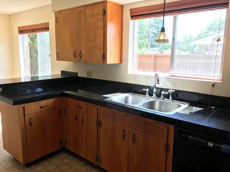 3824 W Greenbrier Dr — Photo 12