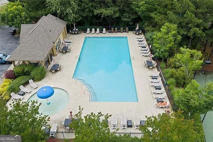2540 Lansing Ln — Photo 24