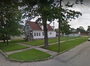 1011 Chestnut St, Wyandotte, MI 48192