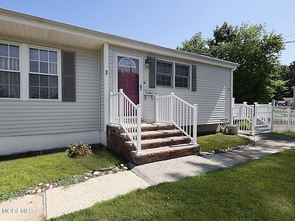 2nd image of 7 Parkview Drive
