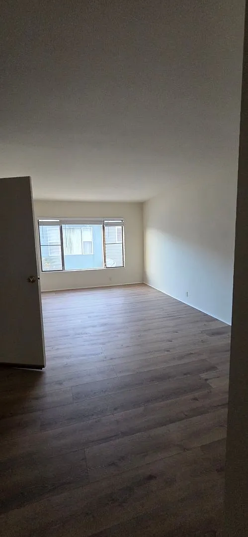 206 N Normandie Avenue — Photo 3