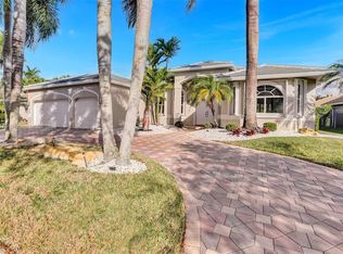 3772 Oak Ridge Cir, Fort Lauderdale, FL 33331