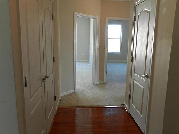 3rd image of 1621 Ladue Ct APT 401