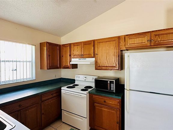 3rd image of 2229 Santa Lucia St