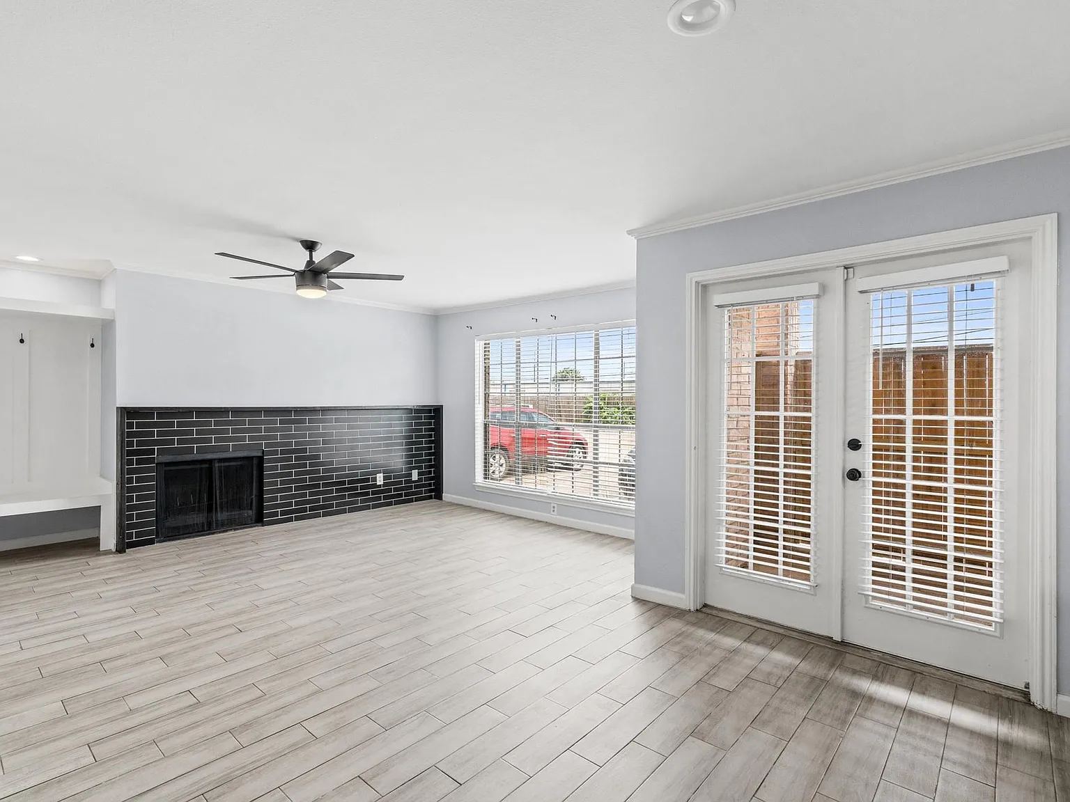 2 bed, 1.5 bath, 1051 sqft, $1,400 — Photo 4