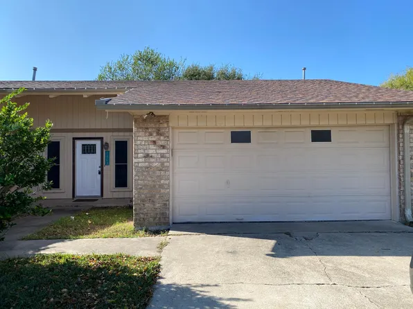1803 Falcon Dr, Portland, TX 78374