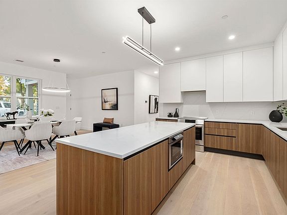 5th image of 16 Stearns Rd #306