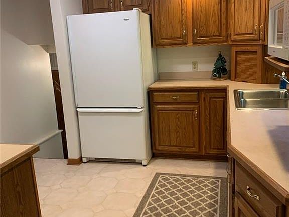 4th image of 5016 Willow Brook Dr