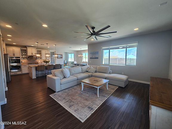 3rd image of 11972 N Silver Village Pl