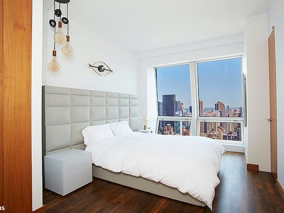 4th image of 400 5th Ave APT 42D