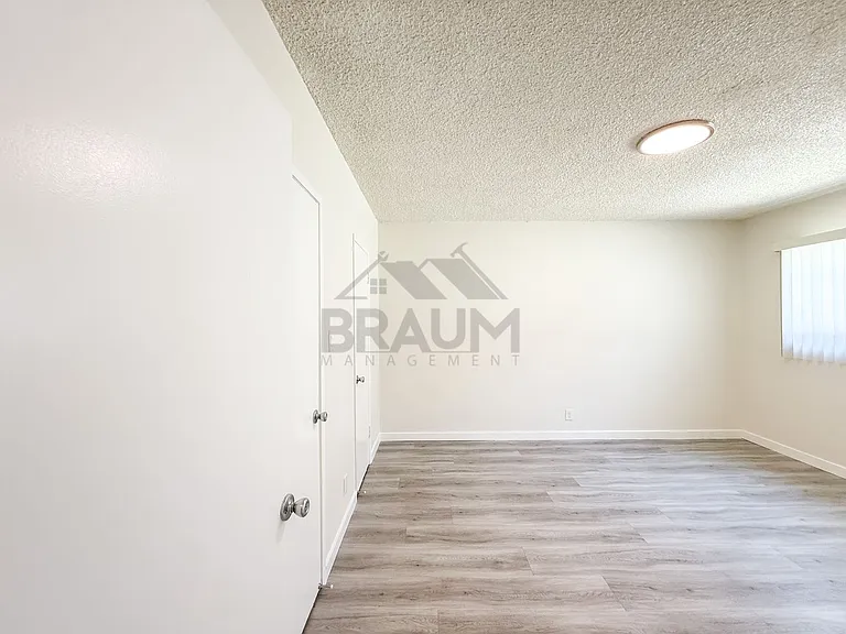 SEPULVEDA — Photo 14