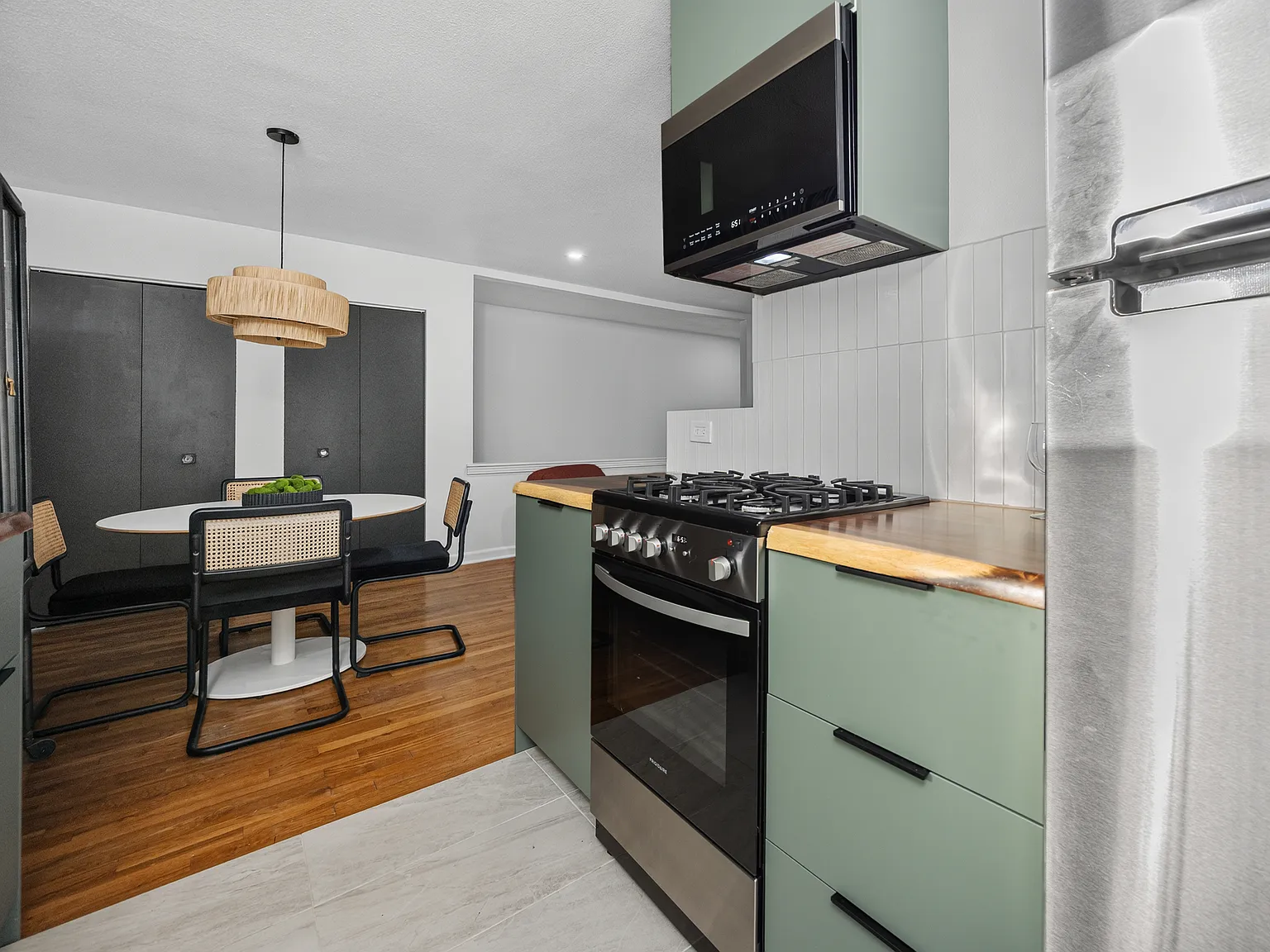 2 bed, 1200 sqft, $1,595 — Photo 2