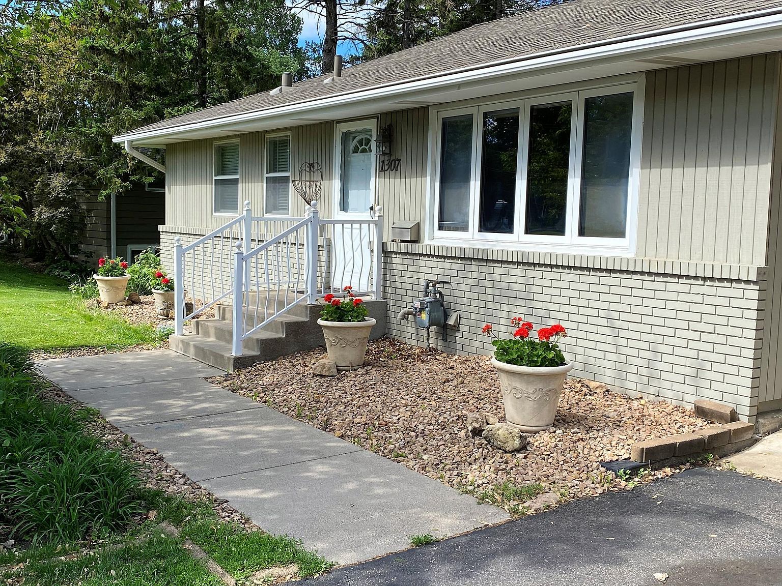 1307 Ave N, Golden Valley, MN 55427 Zillow