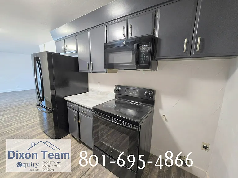2327 Chateau Dr #1 — Photo 6