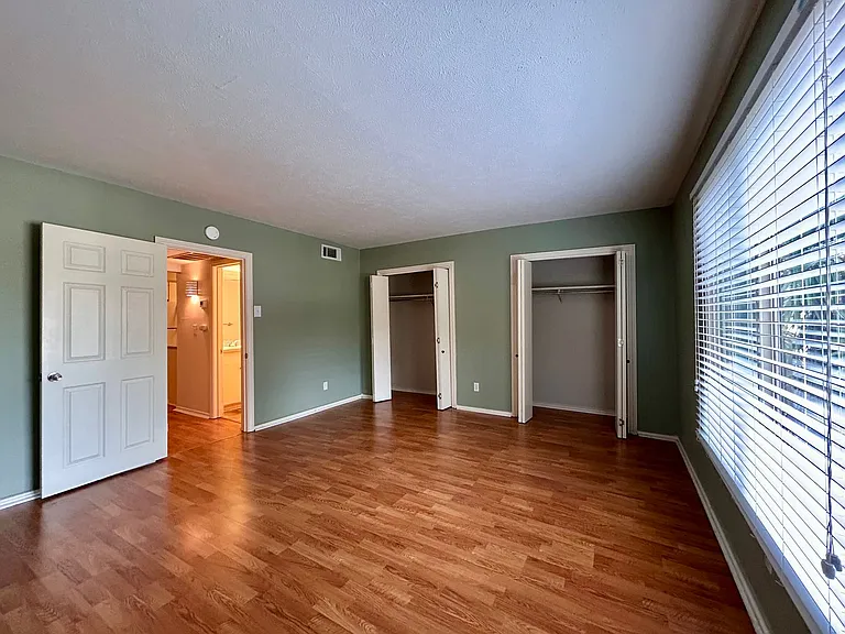 505 W 7th St #207 — Photo 9