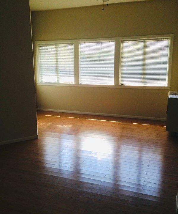 1st image of 933 W Venice Blvd APT 5