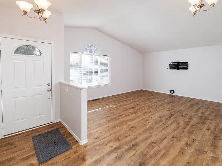 1636 SE Virginia Rd — Photo 14
