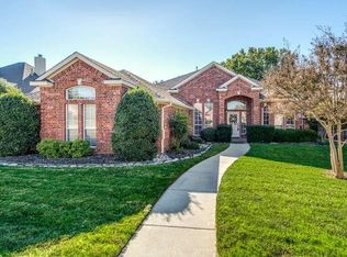 1300 Woodvale Dr, Bedford, TX 76021