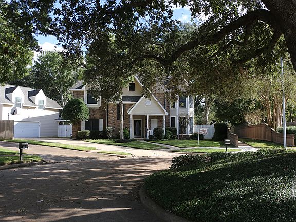 3rd image of 804 Wood Bridge Cir