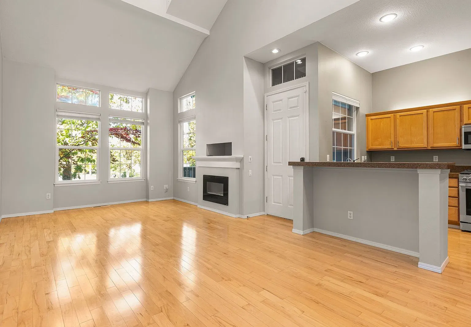 2 bed, 3.0 bath, 1484 sqft, $2,494 — Photo 4