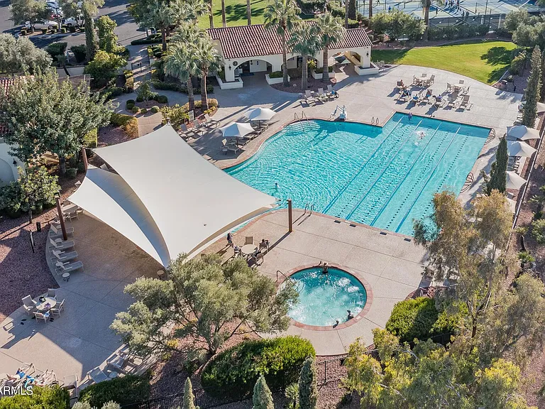 Pool and Jacuzzi