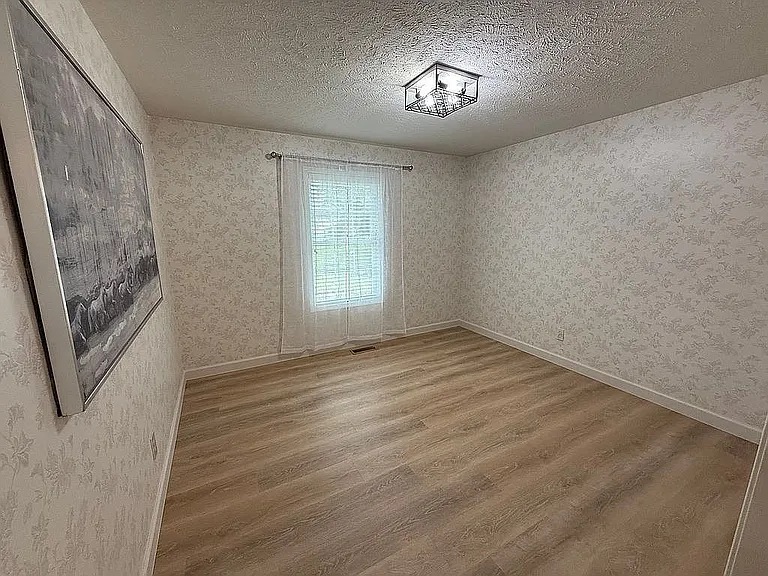 Office/Bonus Room
