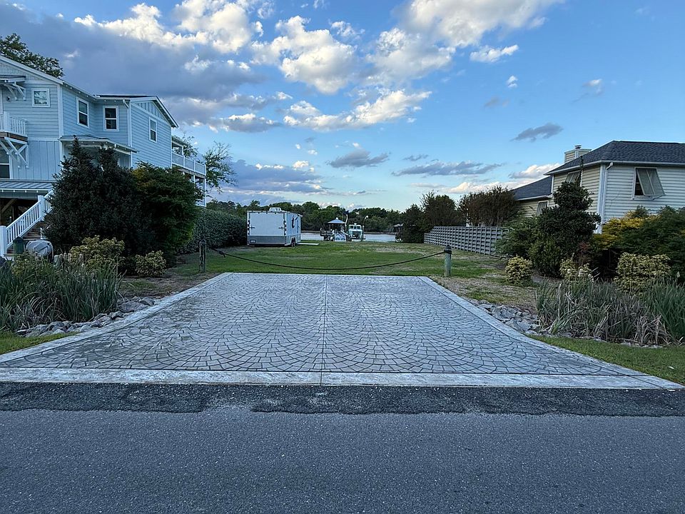 1st image of 1106 E Yacht Drive