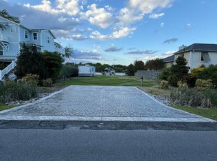 1106 E Yacht Dr, Oak Island, NC 28465