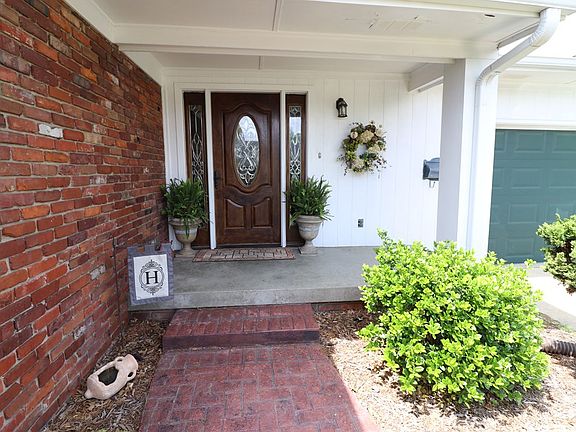 2nd image of 1515 Brentwood Dr