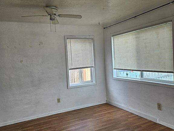 3rd image of 1250 Douglas St