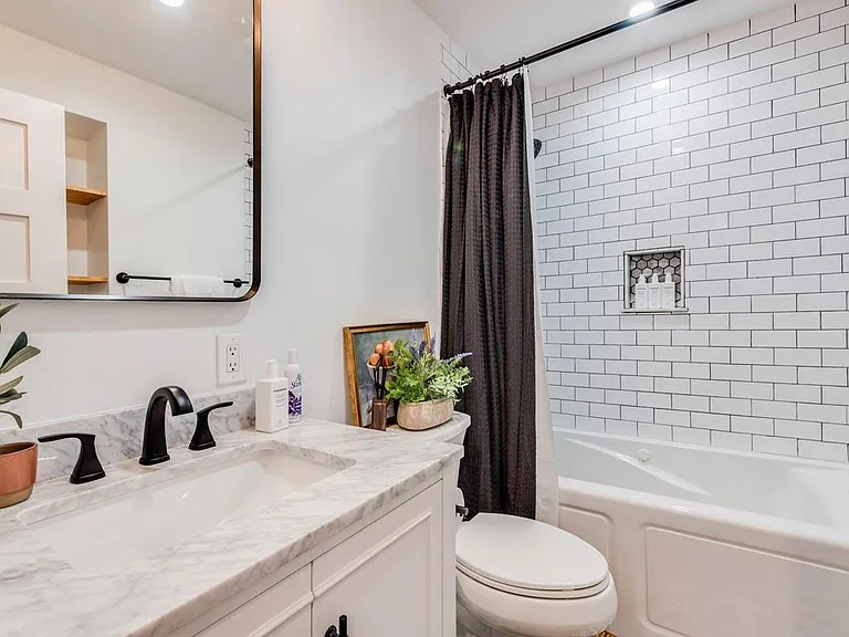 500 E Riverside Dr #206 — Photo 21