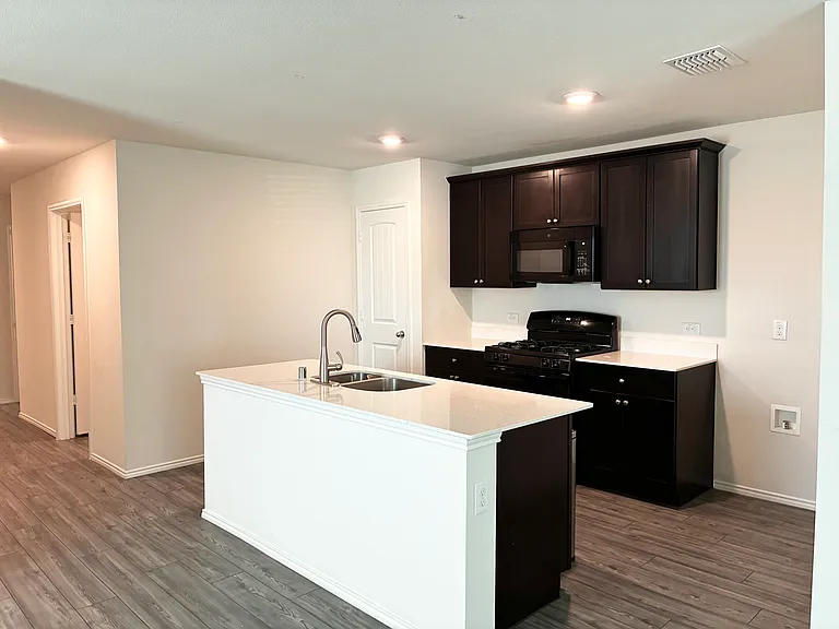 409 Buckeye Ave — Photo 8