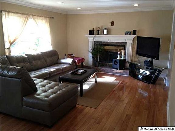 4th image of 1175 Mackenzie Ct