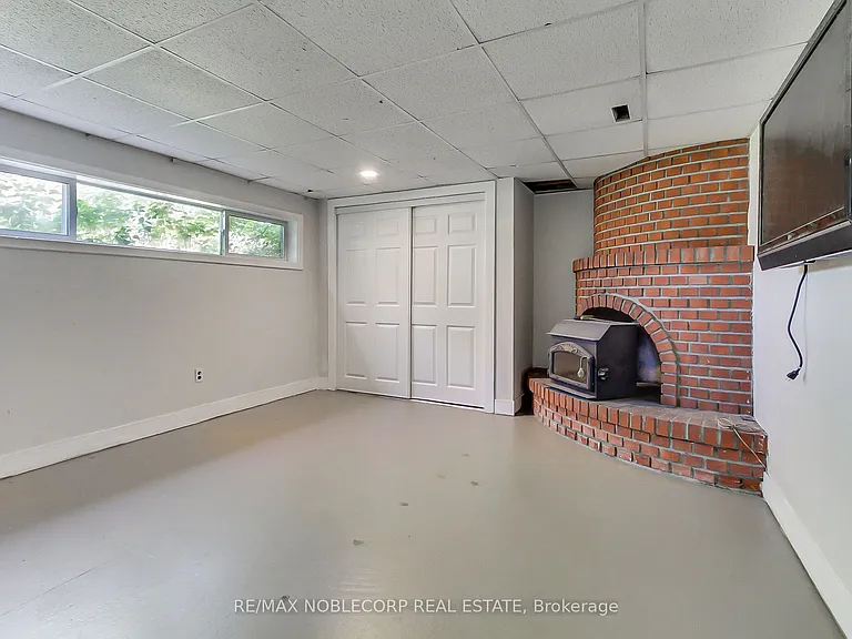 17 Larkdale Cres — Photo 33