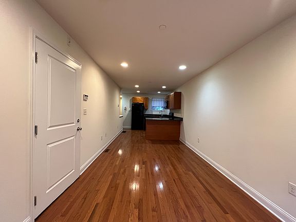 4th image of 2219 N Camac St #1B-1BA