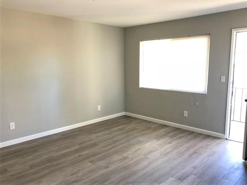 1st image of 556 S 11th St APT 3