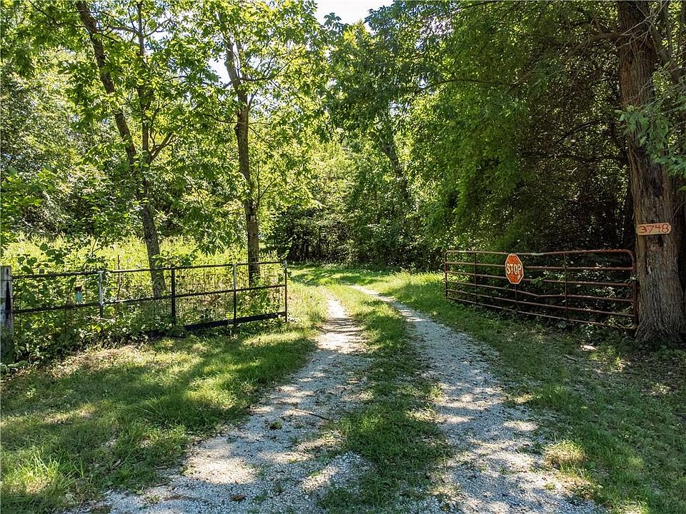 1st image of 3748 Johnston Ln