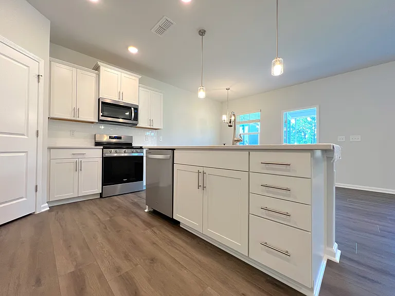 728 Denberg Ln — Photo 9