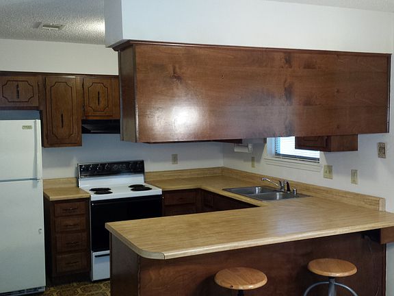Kitchen - Appliances Furnished