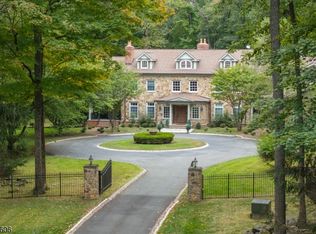 5 Burnett Rd, Mendham, NJ 07945