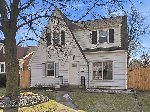 2nd image of 818 E Rudisill Blvd