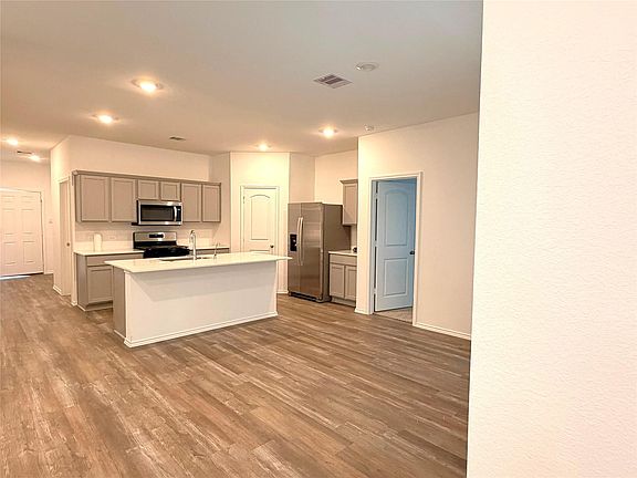 3rd image of 24855 Springbluff Valley Ct