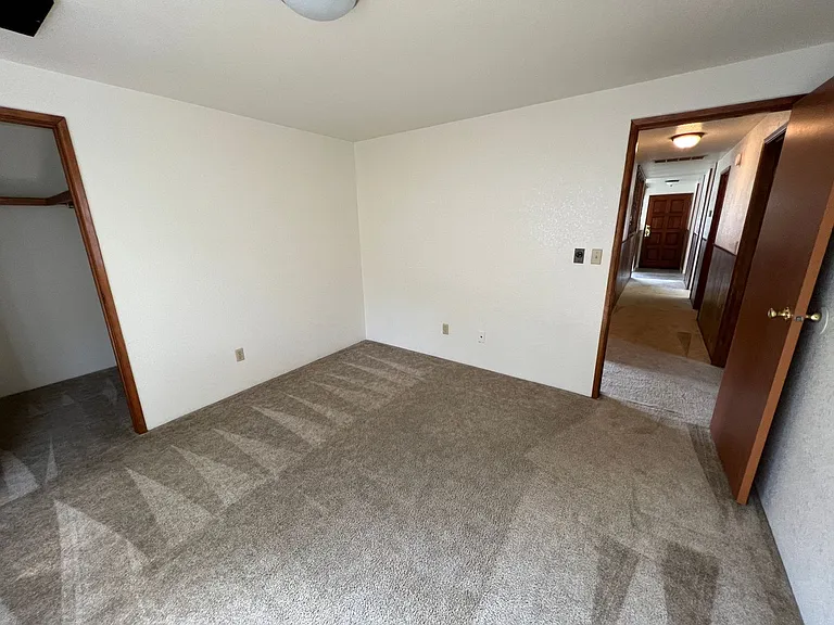 1113 NE Grandview Dr — Photo 12