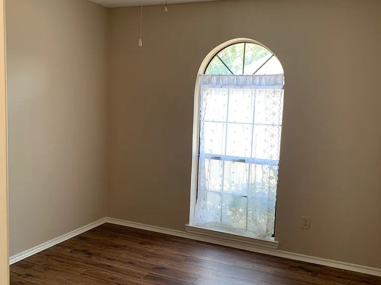 1526 Clover Ln — Photo 10