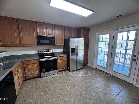 2nd image of 2020 Kedvale Ave
