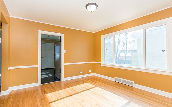 5th image of 2033 S 6th Ave